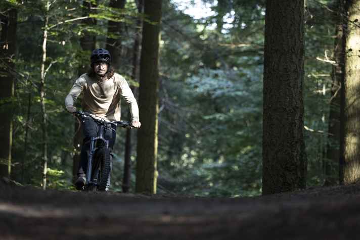 Die neuen Trail Jerseys von Monserat sehen auf dem Bike mindestens so gut aus wie ohne Fahrrad.