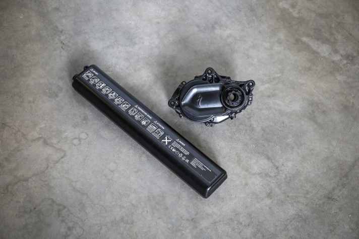Neuer Motor, alter Akku. Die Specialized-Batterie hat weiter 320 Wattstunden. Der Antrieb setzt auf das bekannte 48-Volt-System.