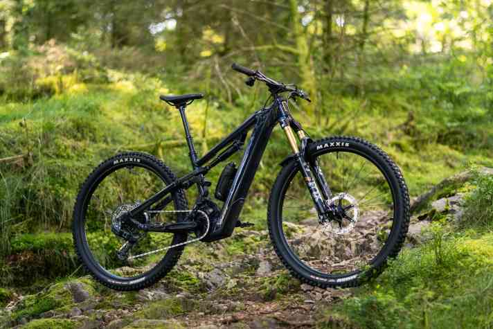 Das Moustache Game 150 ist der Experte für Touren und All-Mountain-Einsätze. 160/150 mm Federweg, 29 Zoll.