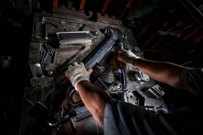 Carbon-Molding bei Giant.