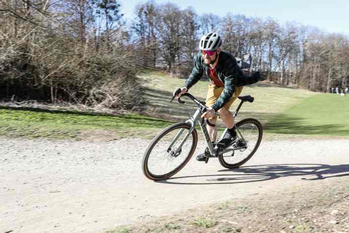 Canyon baut auch das günstigste Gravelbike Grizl 6 als konsequentes Geländerad auf.