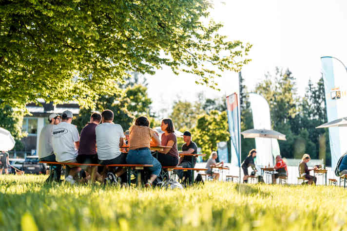 Die Chiemgau Bike Challenge startet bereits am Vorabend des Events mit einem Rahmen-Programm und bester Verpflegung.