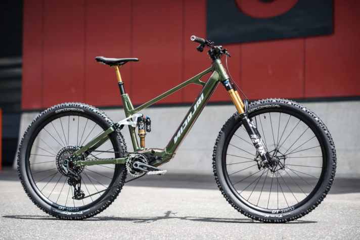 Nicolai Saturn Swift: Bosch SX // 400 Wh // 29 Zoll // 140/130 oder 110/105 Millimeter // ab 9000 Euro.