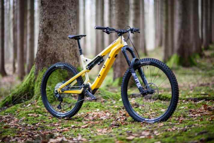 Nox Epium Enduro 7.1 Pro: 9199 Euro // 20,95 Kilogramm // 29/27,5 Zoll (Mullet) // 180 Millimeter Federweg.