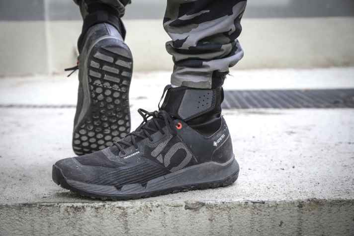 Wenns feucht wird: Five Ten Trailcross GTX.