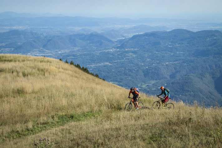 Monte Novegno: Die Auffahrt ist wieder lang (1220 Höhenmeter) und wird gen Ende immer anstrengender, aber die Mühe lohnt sich definitiv.
