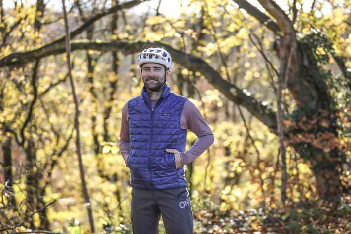 Warm, bequem und super verarbeitet - als Multisport-Weste ist die Patagonia top. Für intensive Fahrten auf dem Bike sind Modelle mit weniger isolierter Rückseite besser geeignet.