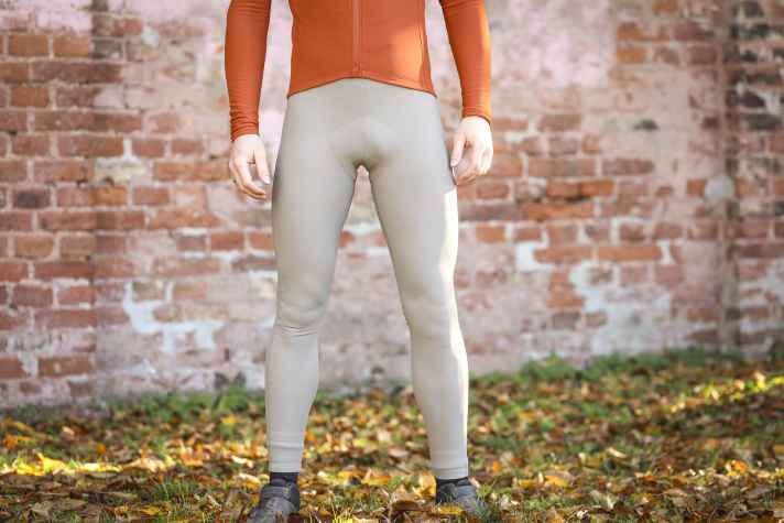 Ist das ein Werk von Michelangelo? Die Farbe der Winter-Hose von Rose irritiert.