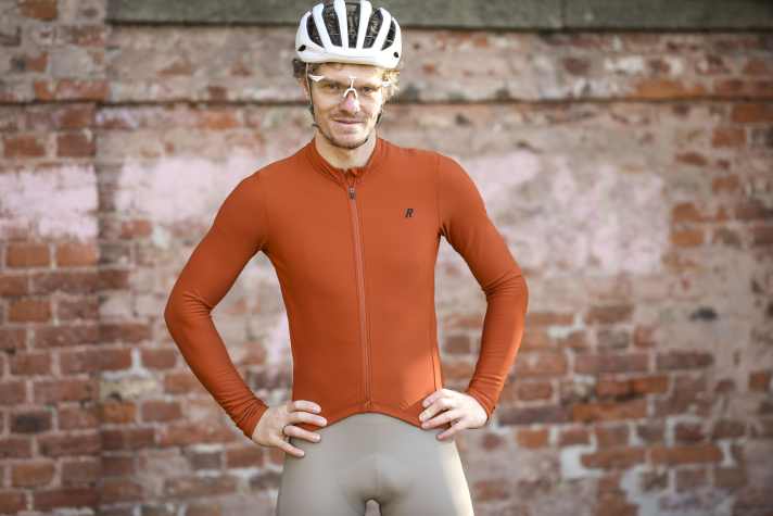 Getestet haben wir auch Roses Race-Kollektion für die kalte Jahreszeit, zum Beispiel für Crosscountry-Racer oder Gravelbiker.