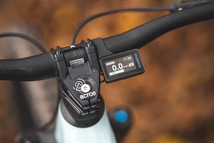 Das Mini-Display von Shimano bietet zwar kein Infotainment aber die wichtigsten Kennzahlen auf einen Blick.