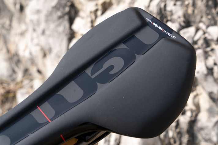 Der Nembo hat ein flach gehaltenes Heck, um dem Fahrer viel Auflagefläche zu bieten