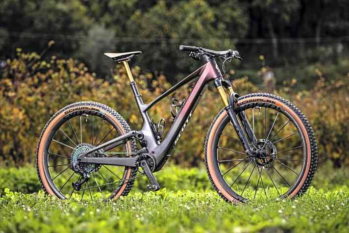 Scott Lumen // 6999 bis 15.999 Euro // Gewicht: ab 15,5 Kilogramm (Herstellerangabe) // 29 Zoll // 130 mm // Verfügbarkeit: ab sofort
