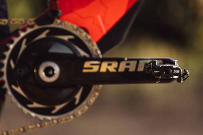 Leichte HT-Race-Pedale übertragen am Bike von Filippo Colombo die Energie auf ein Sram Powermeter.