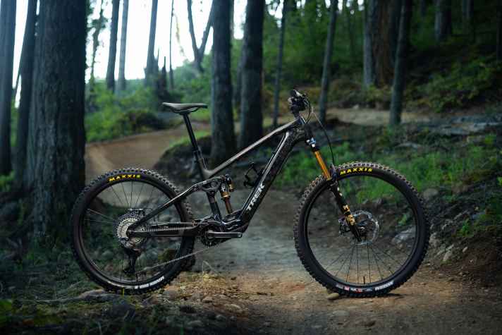 Das gleiche Setup gibt’s auch mit TQ-Motor. Mit dem Fuel+ MX hat Trek jetzt also ein etwas abfahrtslastigeres Light-E-MTB im Programm, das dennoch nicht zu extrem ausfällt.