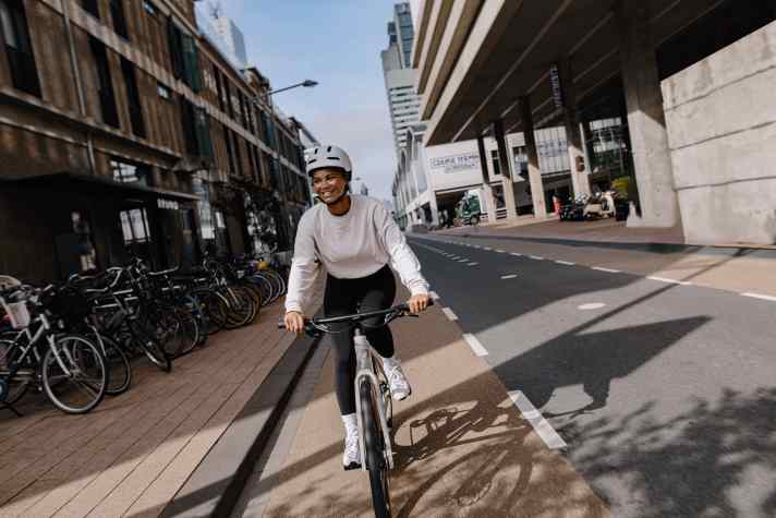 Mit dem sportlichen Rose Sneak wird der Arbeitsweg zur Fitnesseinheit