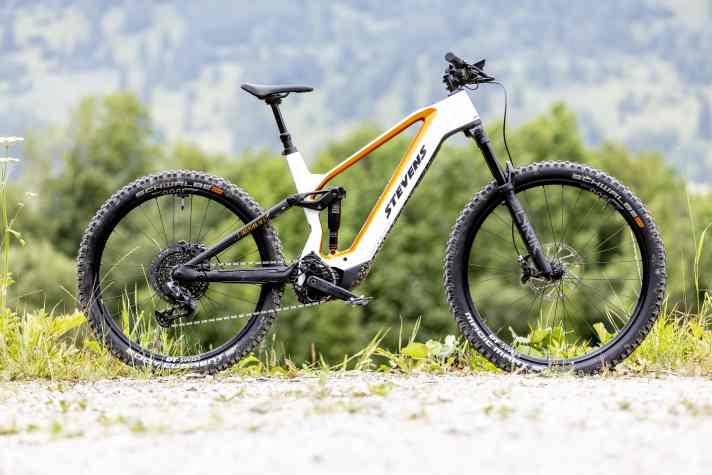 Das Stevens E-Inception 8.7.1. GTF ist mit 7599 Euro das zweitteuerste Modell aus dem All-Mountain-Tableau des Hamburger Fahrradherstellers.