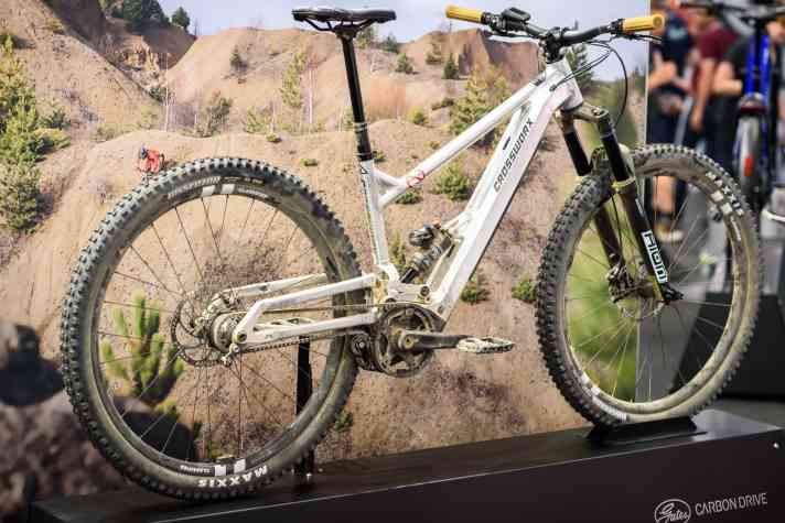 Das SX-Konzept-Bike von Crossworx setzt auf Riemen-Antrieb und zweifach Schaltnabe von Classified.