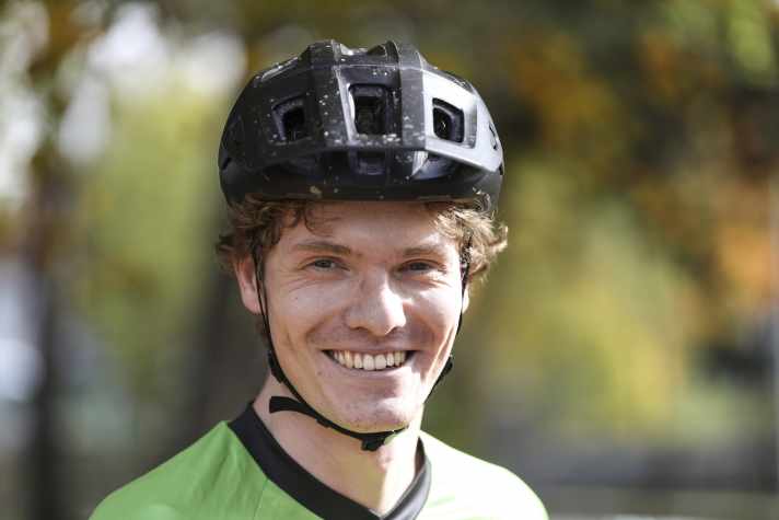 Scott bietet den preisattraktiven Argo Plus Helm nur in zwei unterschiedlichen Größen an. Dickköpfe müssen sich woanders umsehen.