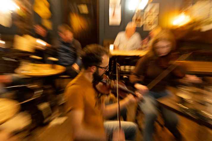 Die Geiger im Old Bridge Inn hatten den Laden im Griff. Muss man selbst erlebt haben.