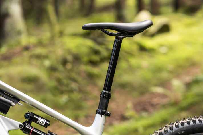 Die YT-Dropper bietet standesgemäße 200 mm Hub bei Rahmengröße L. Und damit eine gute Bewegungsfreiheit.