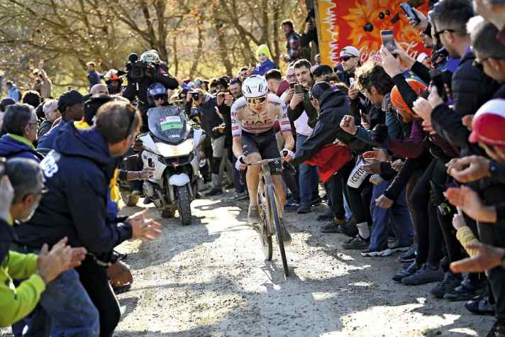 Auf allen Wegen: Bei Strade Bianche hat Pogačar bewiesen, dass er auch Schotter kann; die sechste Etappe des Giro wird er daher nicht fürchten.