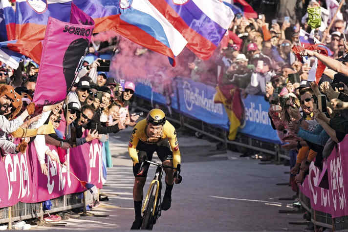 Alles anders: Giro-Vorjahressieger Primož Roglič ist zu Bora gewechselt und will in diesem Jahr die Tour gewinnen.