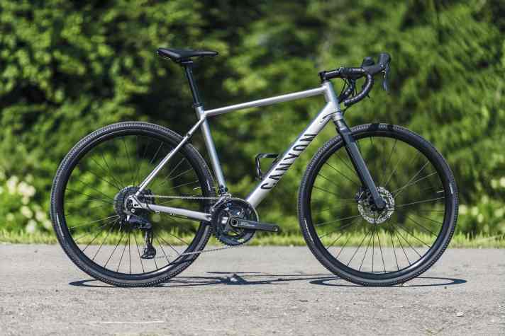 Preis: 999 Euro;	Gewicht: 10,8 Kilogramm