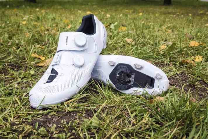 Der neue Shimano Gravelschuh S-Phyre RX910 richtet sich klar an Racer