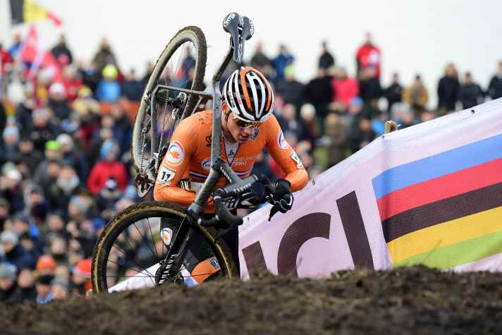 Mit fünf Cyclocross-Weltmeistertiteln ist Mathieu van der Poel nur noch zwei Siege von der Bestmarke von Erik De Vlaeminck entfernt.