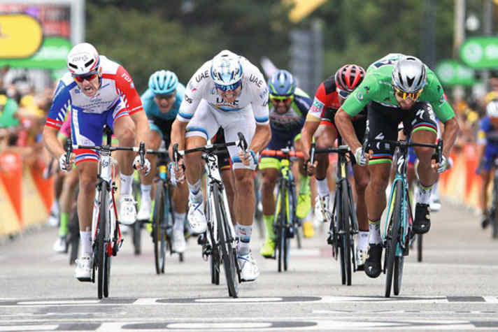   Peter Sagan (in Grün) sprintet um Tagessiege und Punkte