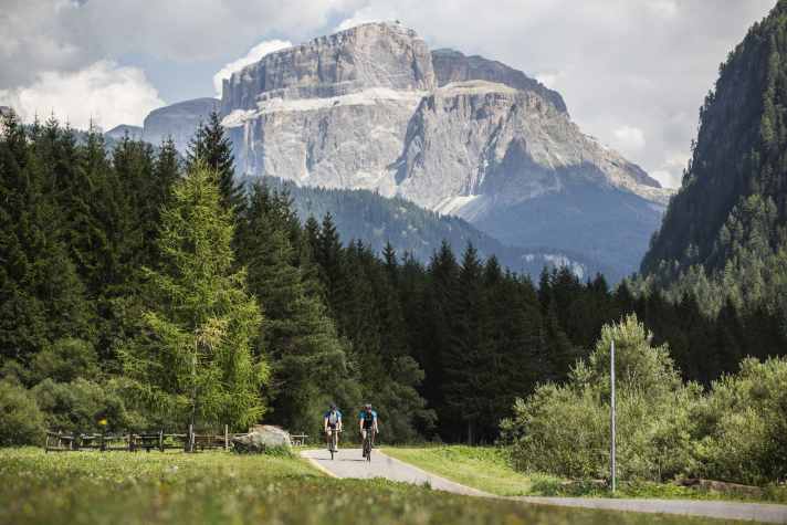 Fassa und Fleimser Dolomiten-Radweg