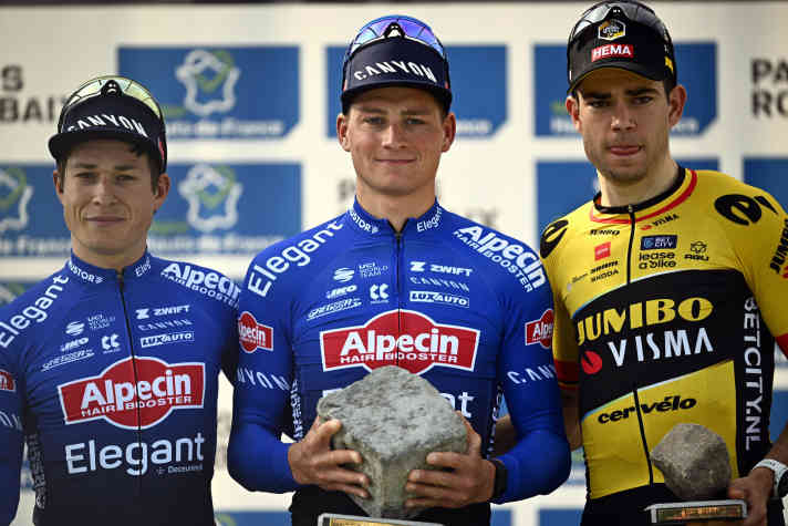 Hinter Mathieu van der Poel und Jasper Philipsen belegte Wout van Aert im Vorjahr Platz drei bei Paris-Roubaix.