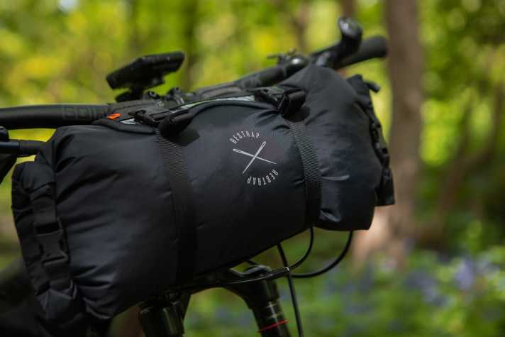 Race Bar Bag in diesem Fall für einen Flat Bar Lenker