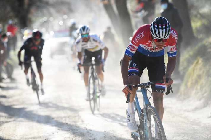 Mathieu van der Poel hat mit seinem Sieg bei der Strade Bianche 2021 bewiesen, dass ihm Schotterstraßen liegen