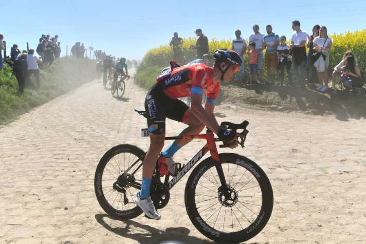 Dylan Teuns auf einem Merida Scultura Team