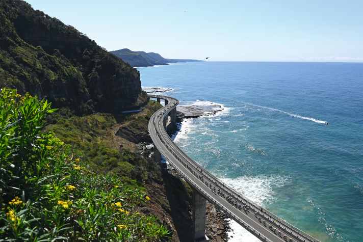 Das WM-Peloton in Australien, hoch über dem Südpazifik | Bild: Getty Velo