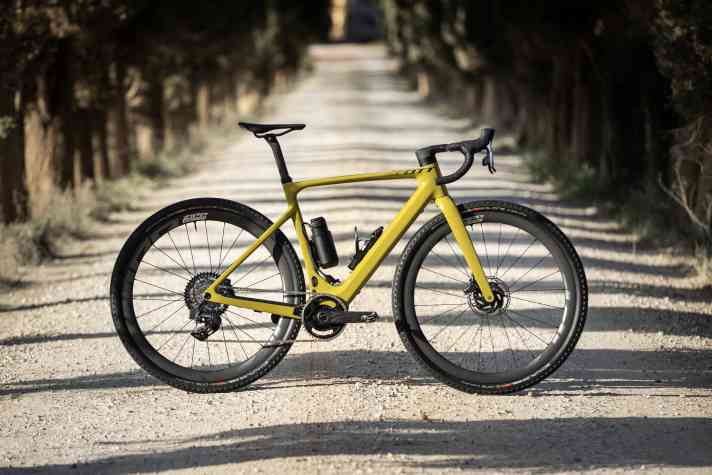 Der Rahmen des Solace eRide sieht dem Scott Addict Gravel sehr ähnlich. 