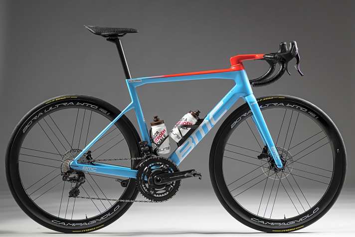BMC Teammachine SLR01 mit Schaltung und Laufrädern von Campagnolo.