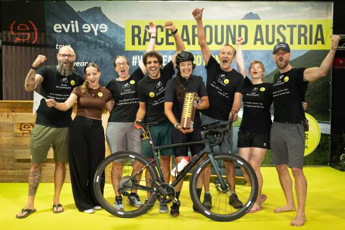 Elena Roch feiert ihren Sieg