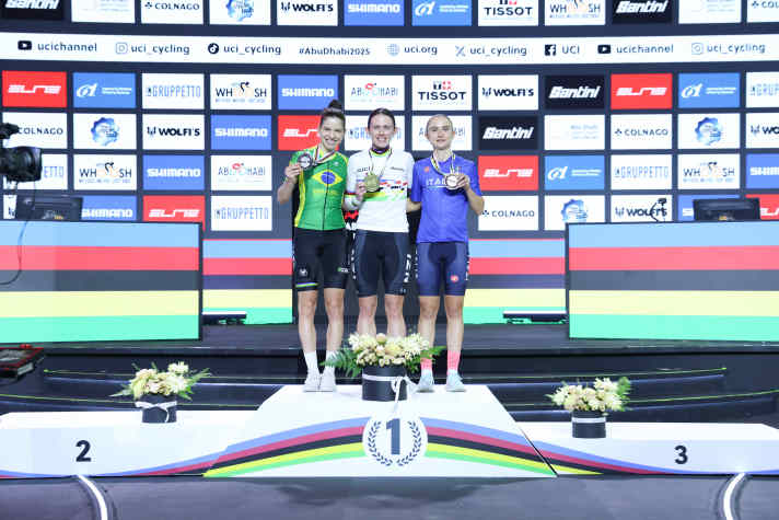 Auch bei den Frauen ging der Titel erneut an dieselbe Person wie 2024 - Mary Kate McCarthy freute sich über ihren zweiten WM-Titel