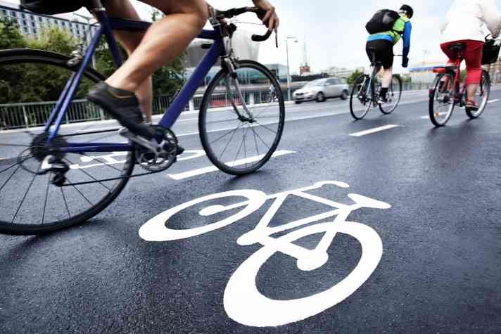 Aus einem Fahrrad-Piktogramm allein ergibt sich keine Benutzungspflicht für Fahrradfahrer.