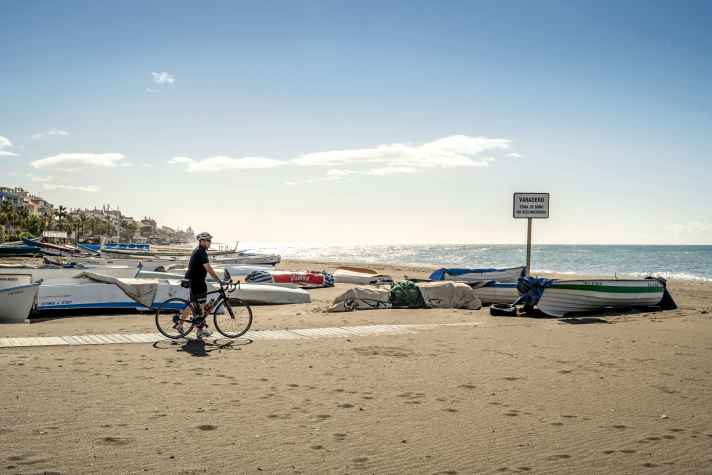 Eher Málagas Vorort ­als Touristenhochburg: Playa Rincón de la Victoria (Tour 2)