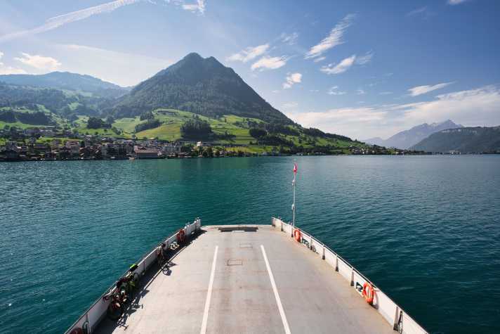 Tag 3, Klöntalersee – Sörenberg: Vierwaldstättersee, Autofähre Gersau-Beckenried