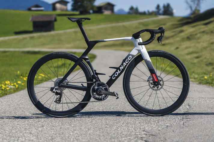 Basis: Das Testrad mit elektronischer SRAM Red und Laufrädern von Vision ist für 12.300 Euro die
”günstigste” Version