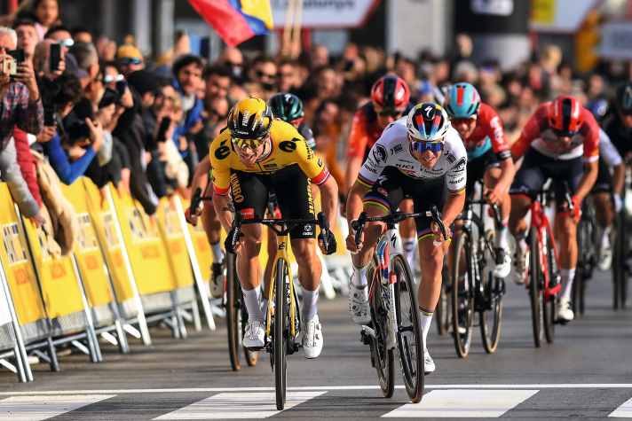 Auf Testfahrt: Bei der Katalonien-Rundfahrt im März lieferten sich Primoz Roglic und Remco Evenepoel packende Duelle. Fortsetzung in Italien?