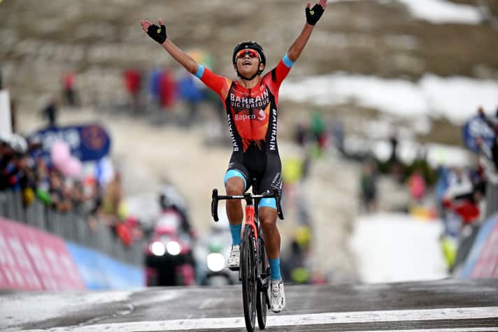 Santiago Buitrago triumphiert an den Tre Cime