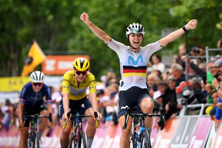 Vor zwei Jahren gewann Lippert, damals im Trikot der Deutschen Meisterin, eine Etappe der Tour de France - vor Lotte Kopecky (im Gelben Trikot)