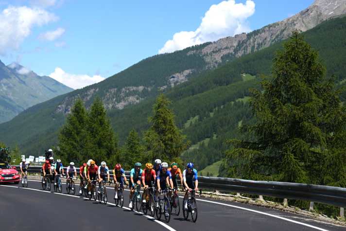 Die Ausreißergruppe auf der 4. Etappe der Tour de France 2024 bestand aus 17 Fahrern: Mit dabei waren David Gaudu und Mathieu van der Poel