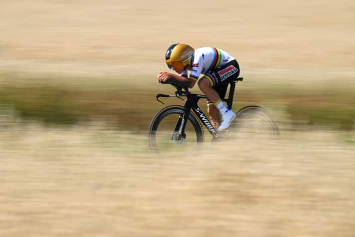 Superschnell auf dem Zeitfahrrad: Remco Evenepoel triumphierte im Kampf gegen die Uhr, zeigte aber Defizite im Hochgebirge