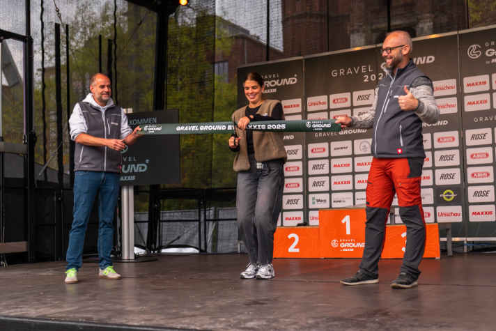 Linda Wanzke schaut in die Zukunft und sieht sich auch im kommenden Jahr das Eröffnungsband beim Gravel Ground durchschneiden